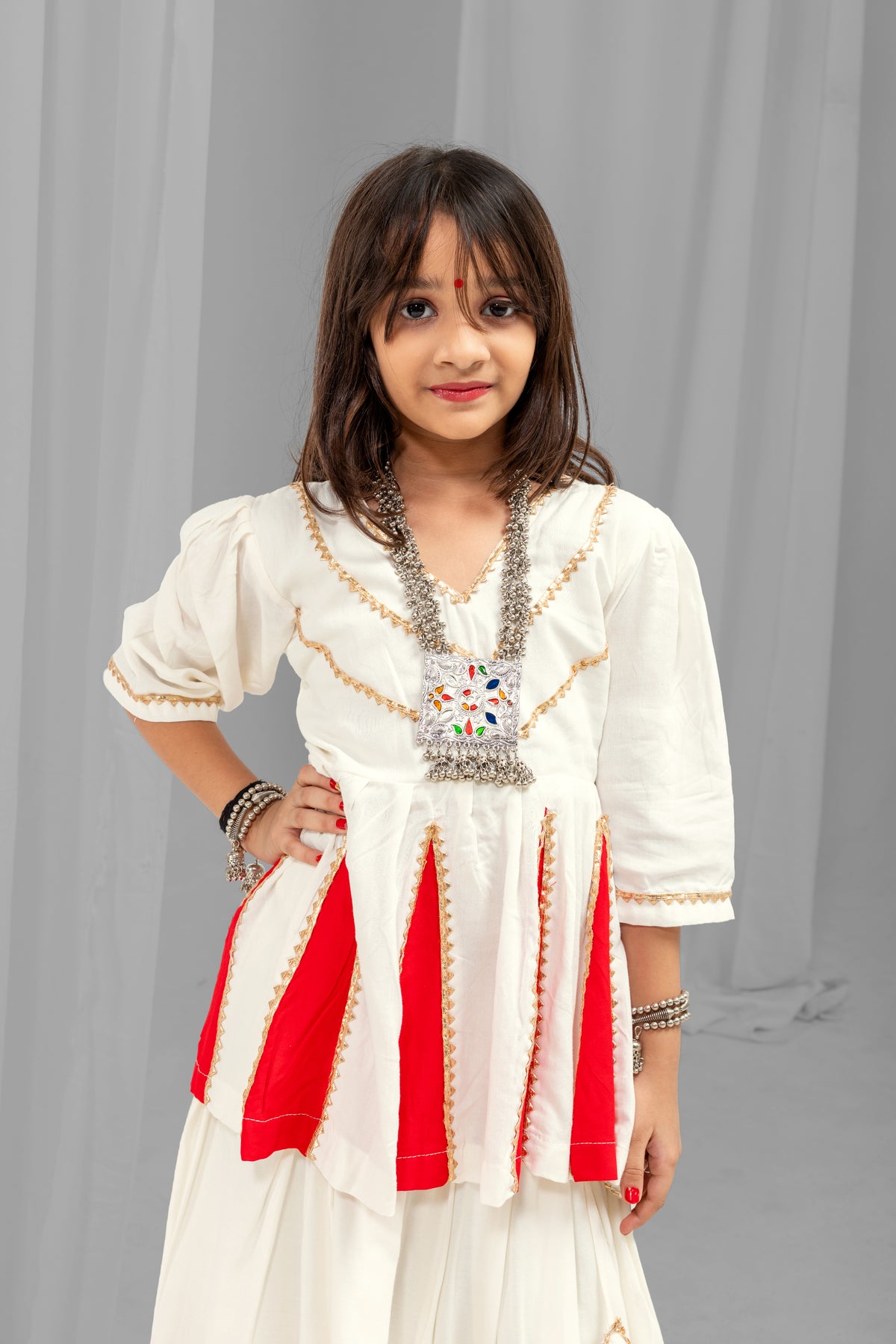 Ratna Hansa | Desc pending